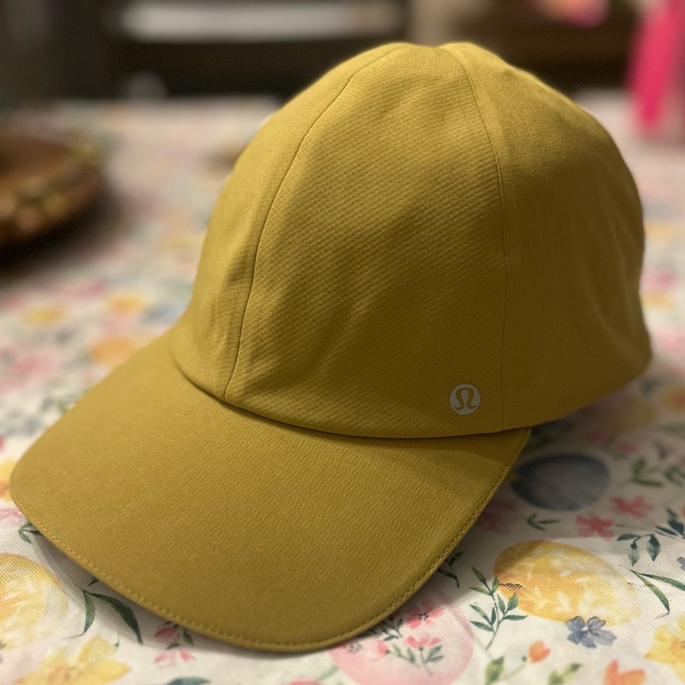 Lululemon Fast N Free Hat “LIKE NEW W/O TAGS”
